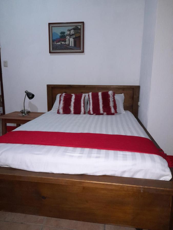 Hostal Blood Moon Рио-Дульсе Экстерьер фото