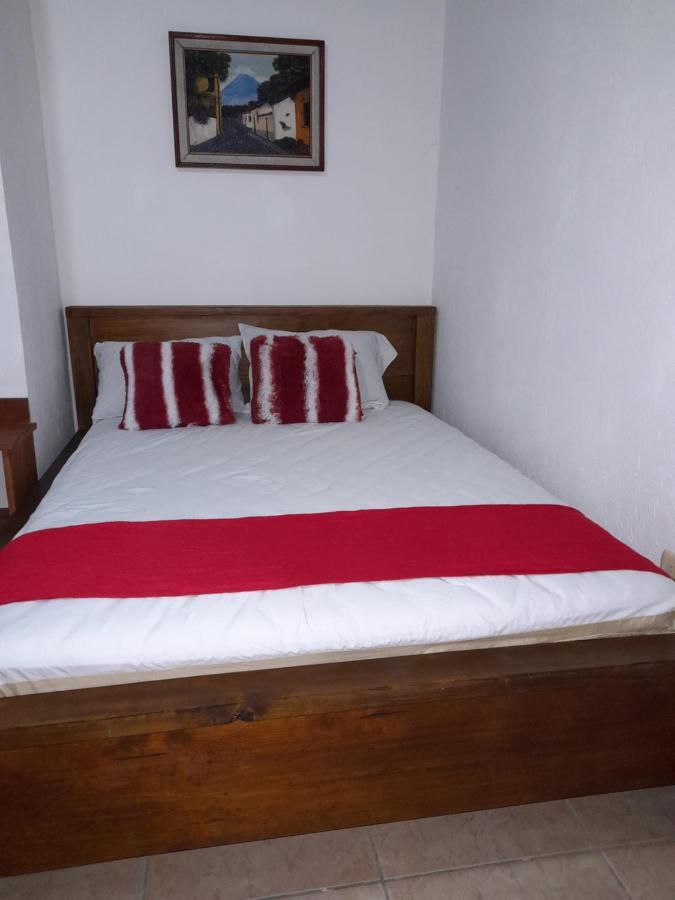 Hostal Blood Moon Рио-Дульсе Экстерьер фото