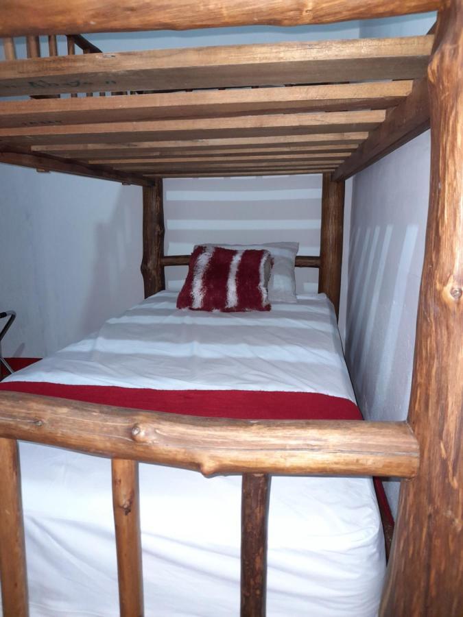 Hostal Blood Moon Рио-Дульсе Экстерьер фото