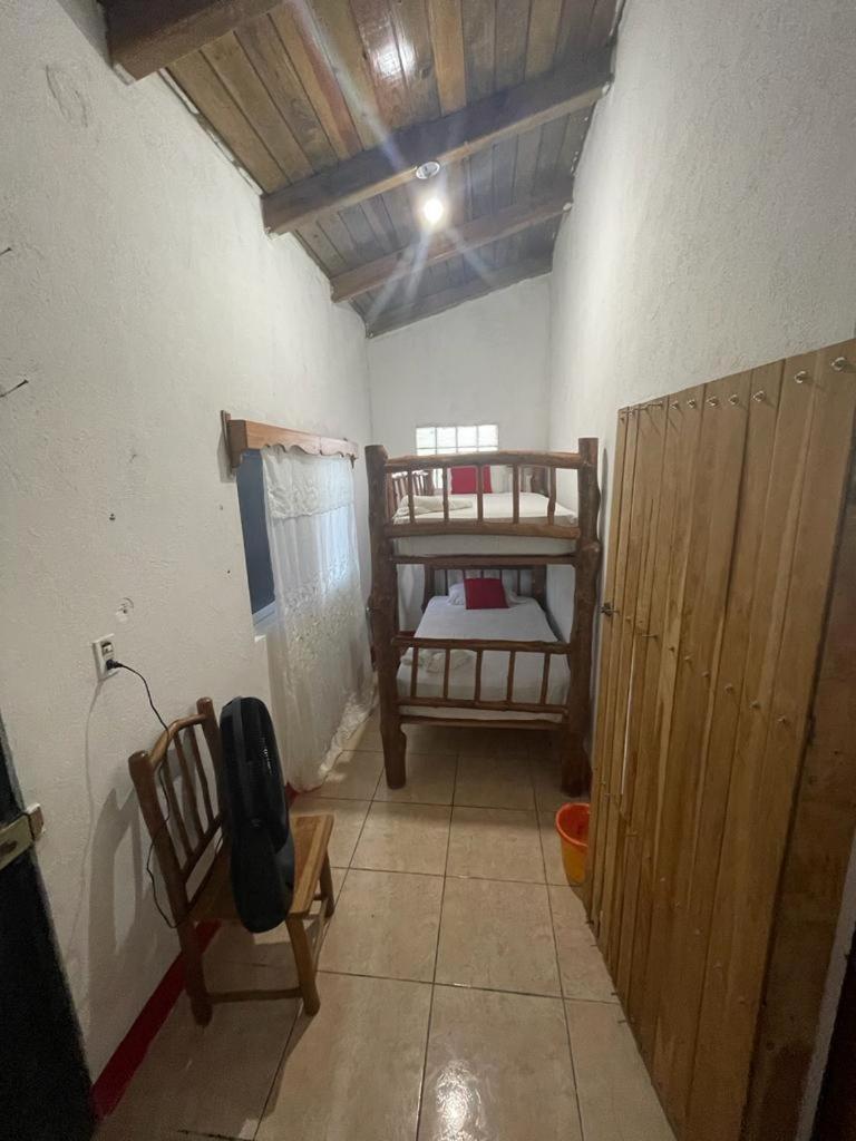 Hostal Blood Moon Рио-Дульсе Экстерьер фото